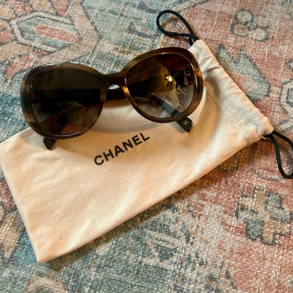 CHANEL Swarovski Crystal Flower Logo CC Brown Frame Sunglasses + Dust Bag 5151-B - Picture 1 of 14